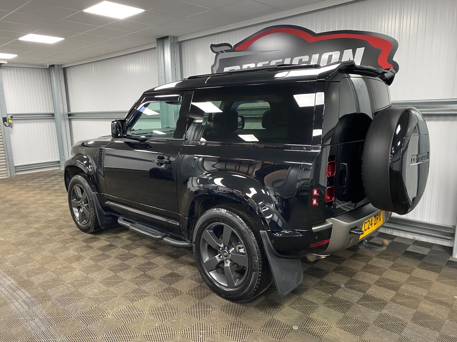 Used Land Rover Defender 2024 for sale - 77163027: Photo 15