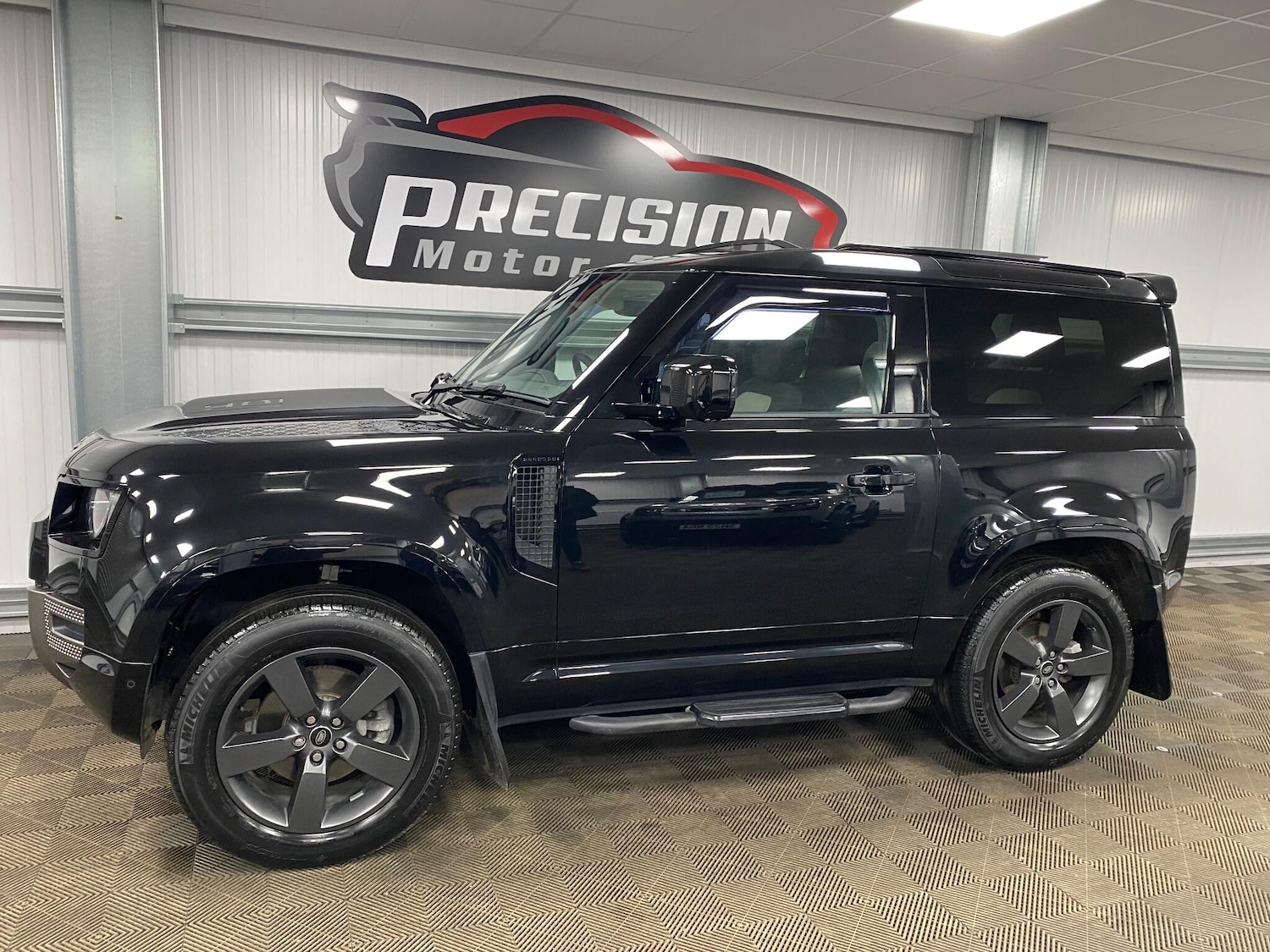 Used Land Rover Defender 2024 for sale - 77163027: Photo 18