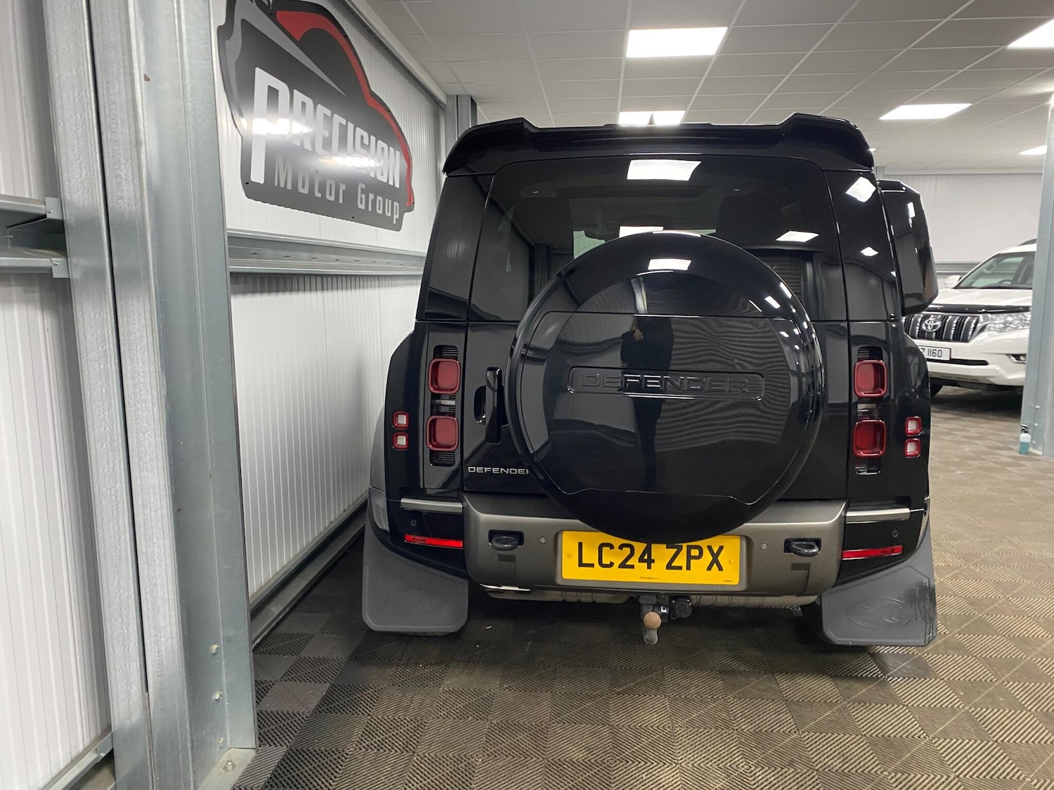 Used Land Rover Defender 2024 for sale - 77163027: Photo 22