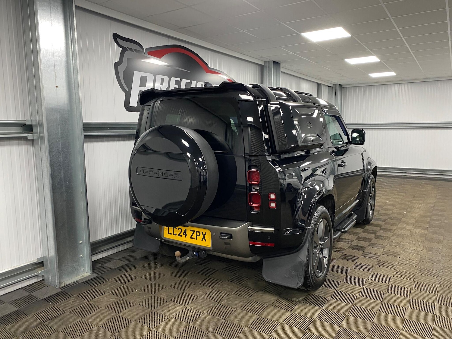 Used Land Rover Defender 2024 for sale - 77163027: Photo 26