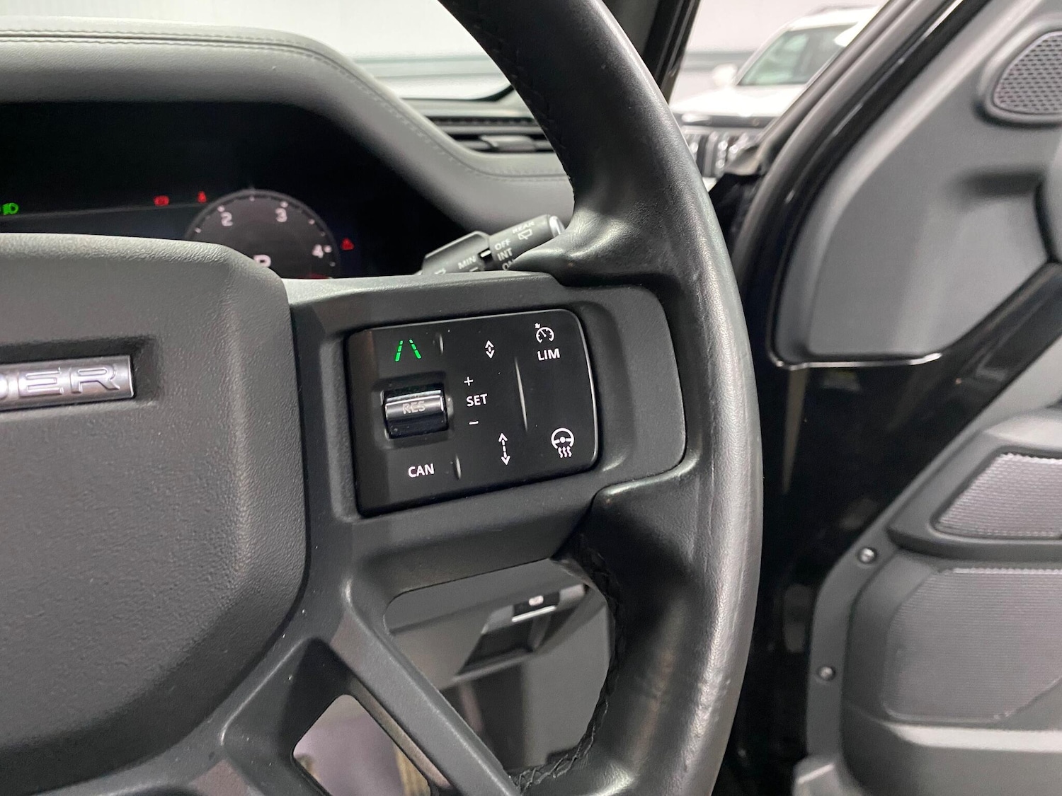 Used Land Rover Defender 2024 for sale - 77163027: Photo 38