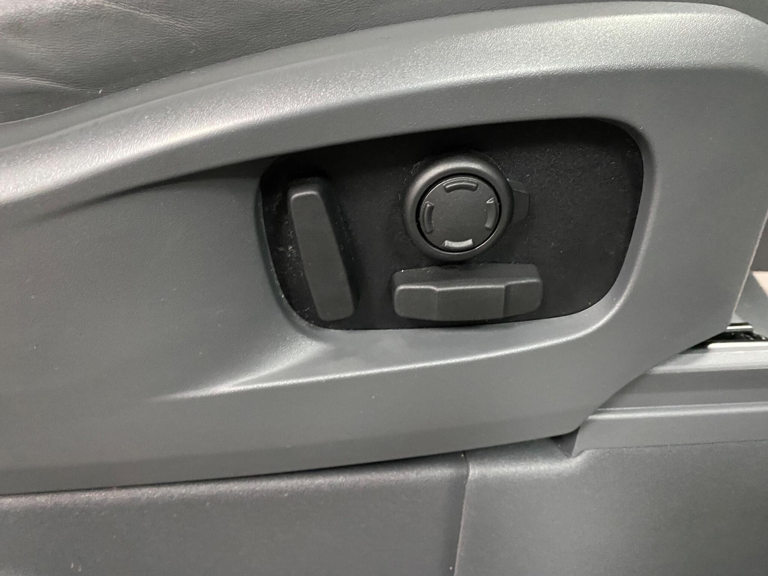 Used Land Rover Defender 2024 for sale - 77163027: Photo 43