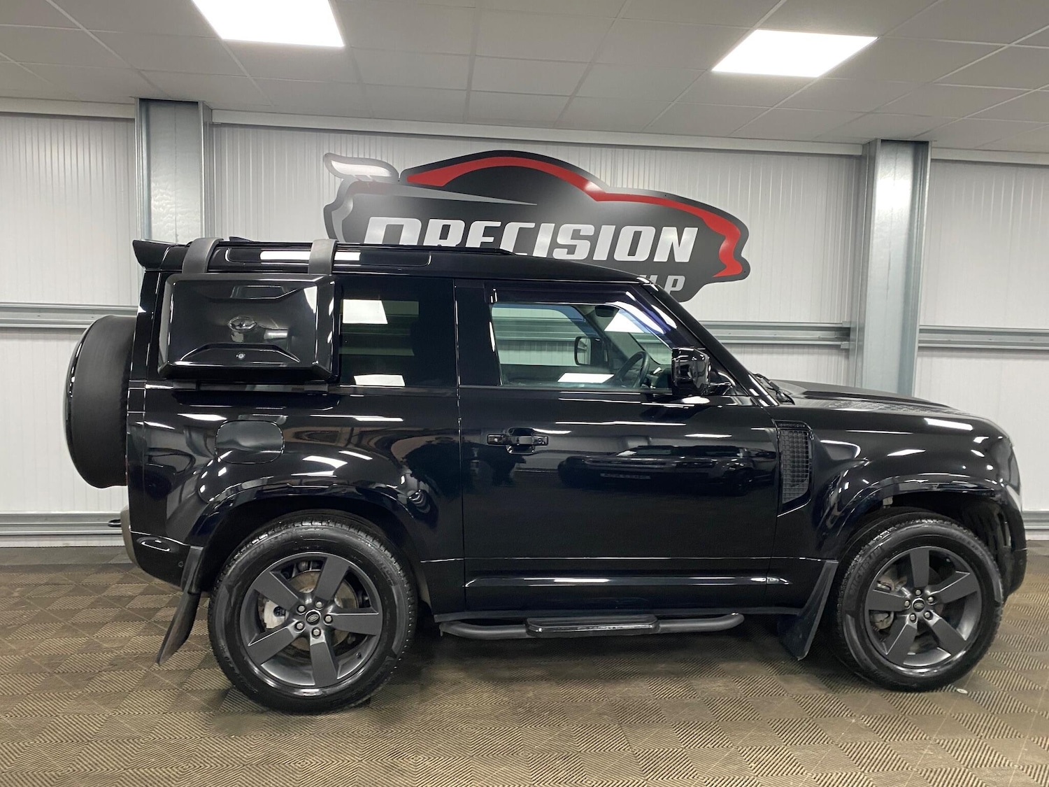 Used Land Rover Defender 2024 for sale - 77163027: Photo 5