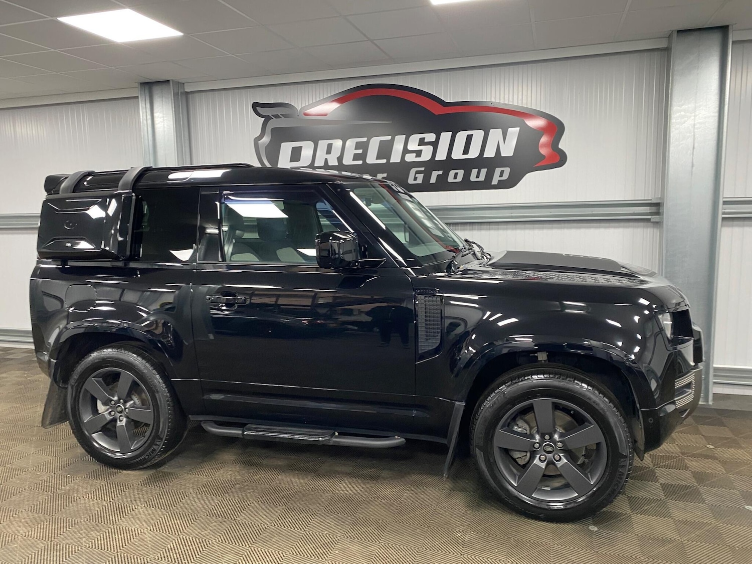 Used Land Rover Defender 2024 for sale - 77163027: Photo 8