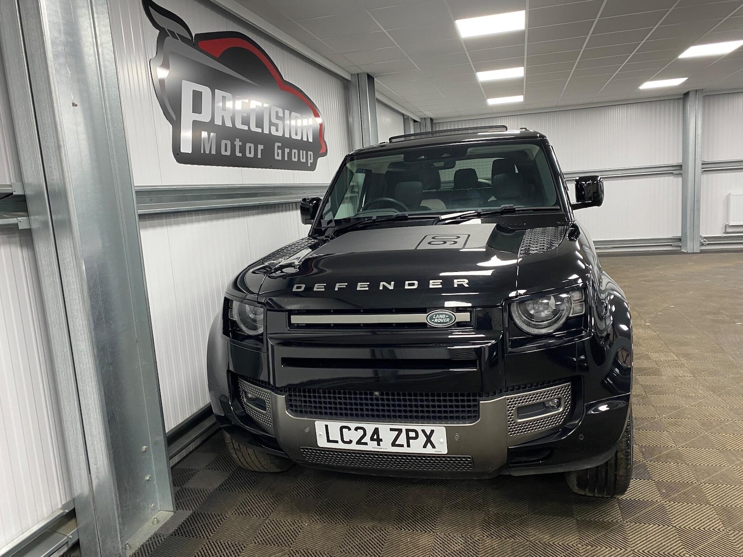 Used Land Rover Defender 2024 for sale - 77163027: Photo 9