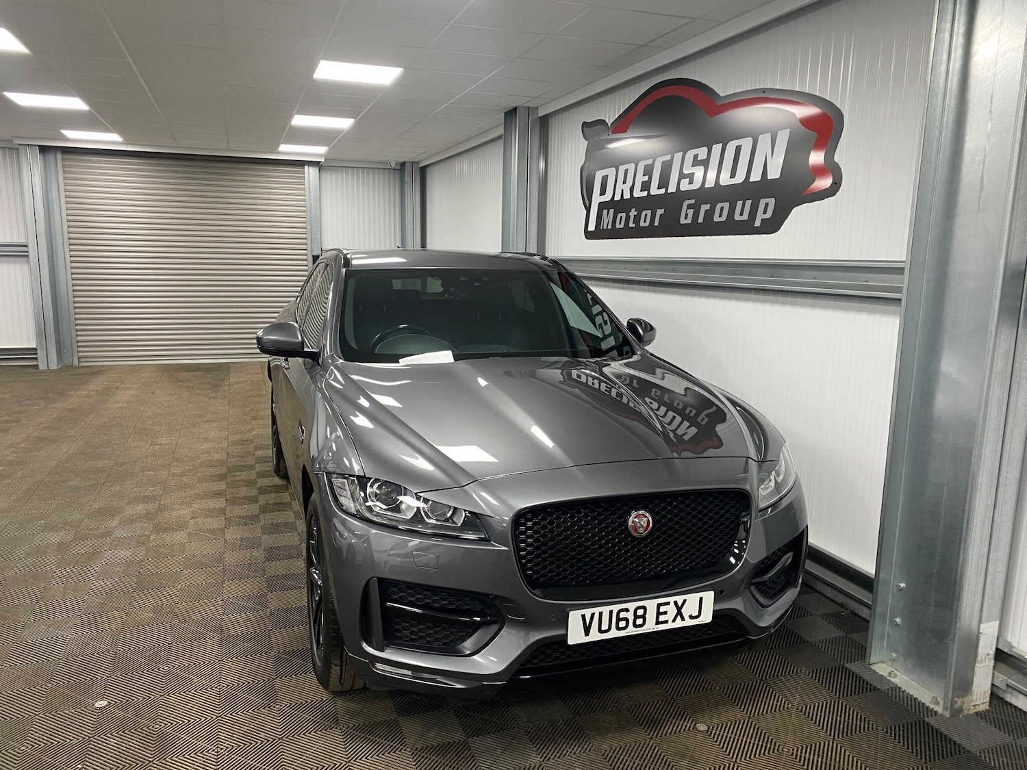 Used Jaguar F-Pace 2018 for sale - 76964403: Photo 2