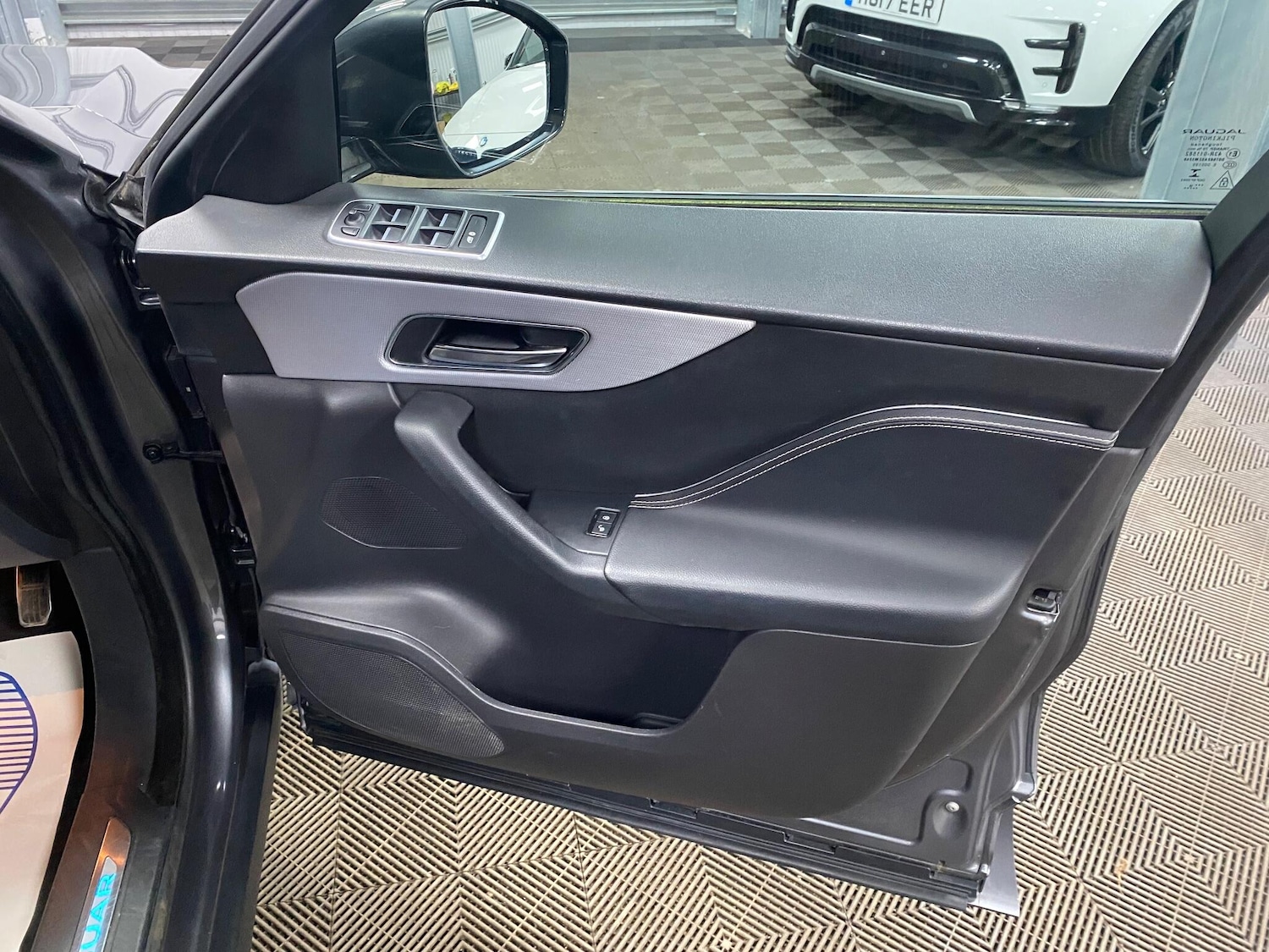 Used Jaguar F-Pace 2018 for sale - 76964403: Photo 34