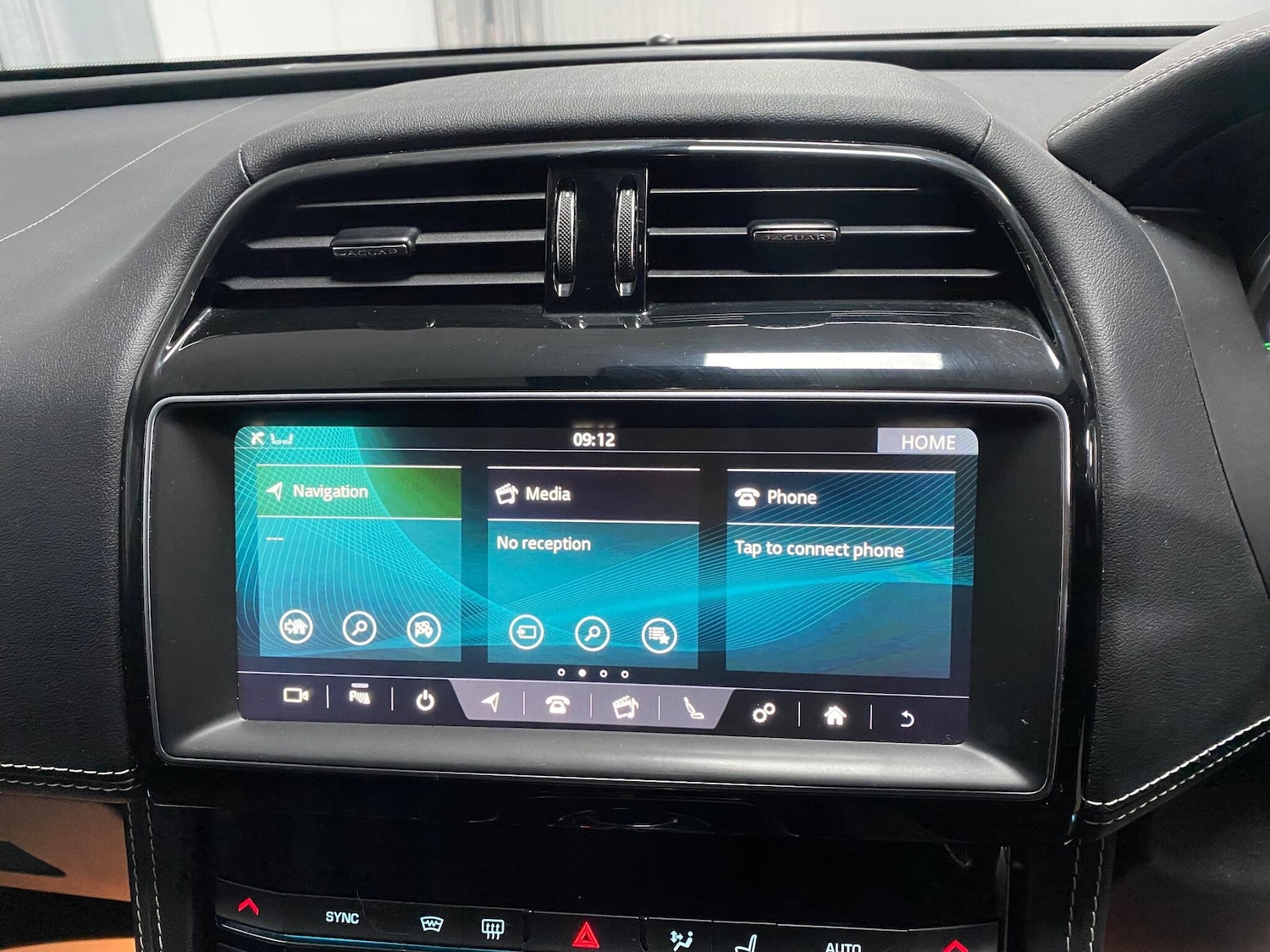 Used Jaguar F-Pace 2018 for sale - 76964403: Photo 40