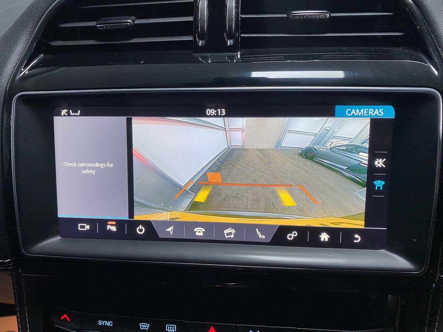 Used Jaguar F-Pace 2018 for sale - 76964403: Photo 42