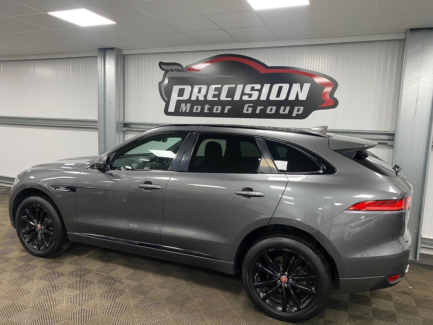 Used Jaguar F-Pace 2018 for sale - 76964403: Photo 5