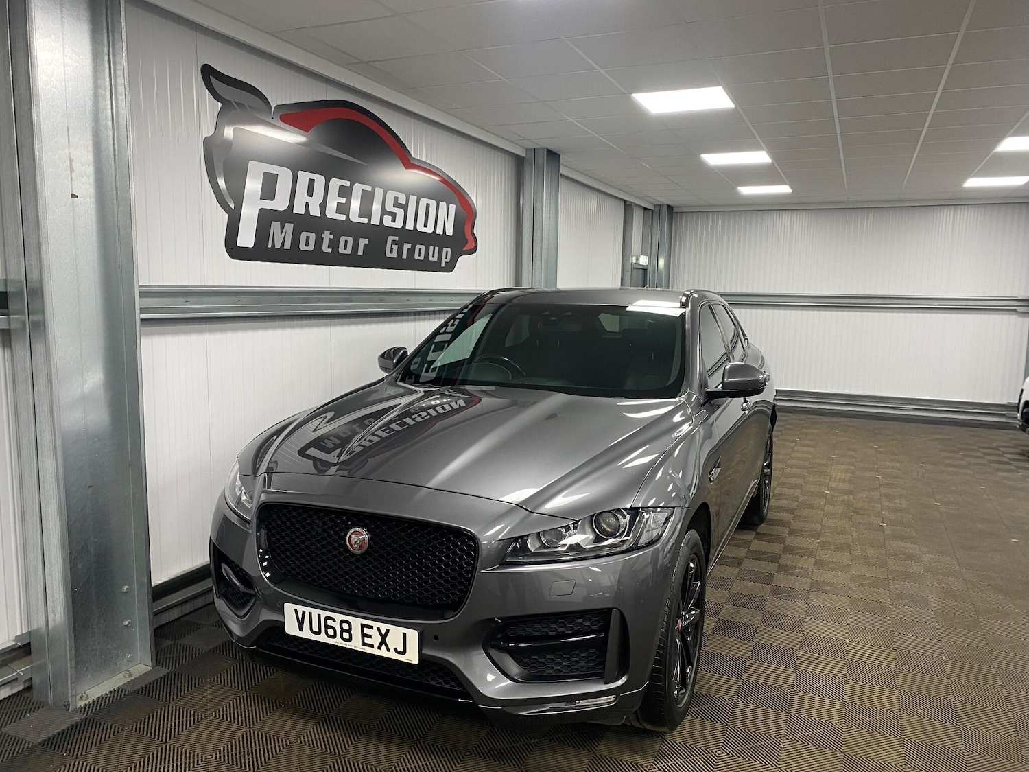 Used Jaguar F-Pace 2018 for sale - 76964403: Photo 8