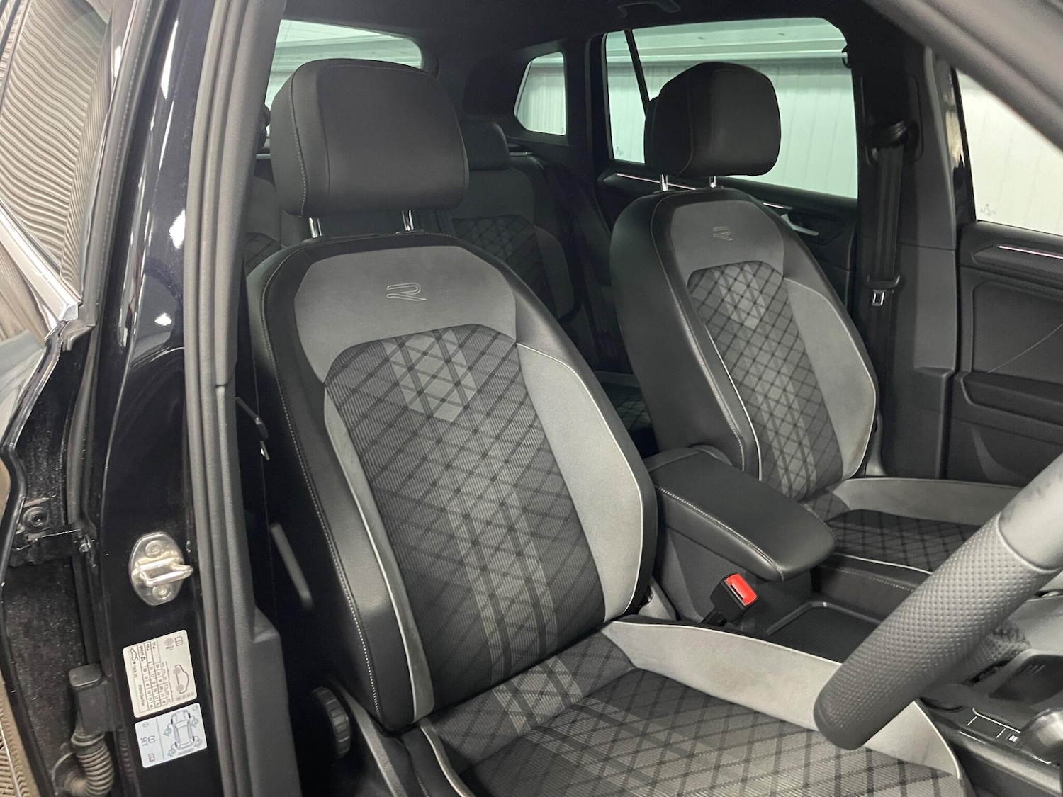 Used Volkswagen Tiguan 2020 for sale - 77925548: Photo 44