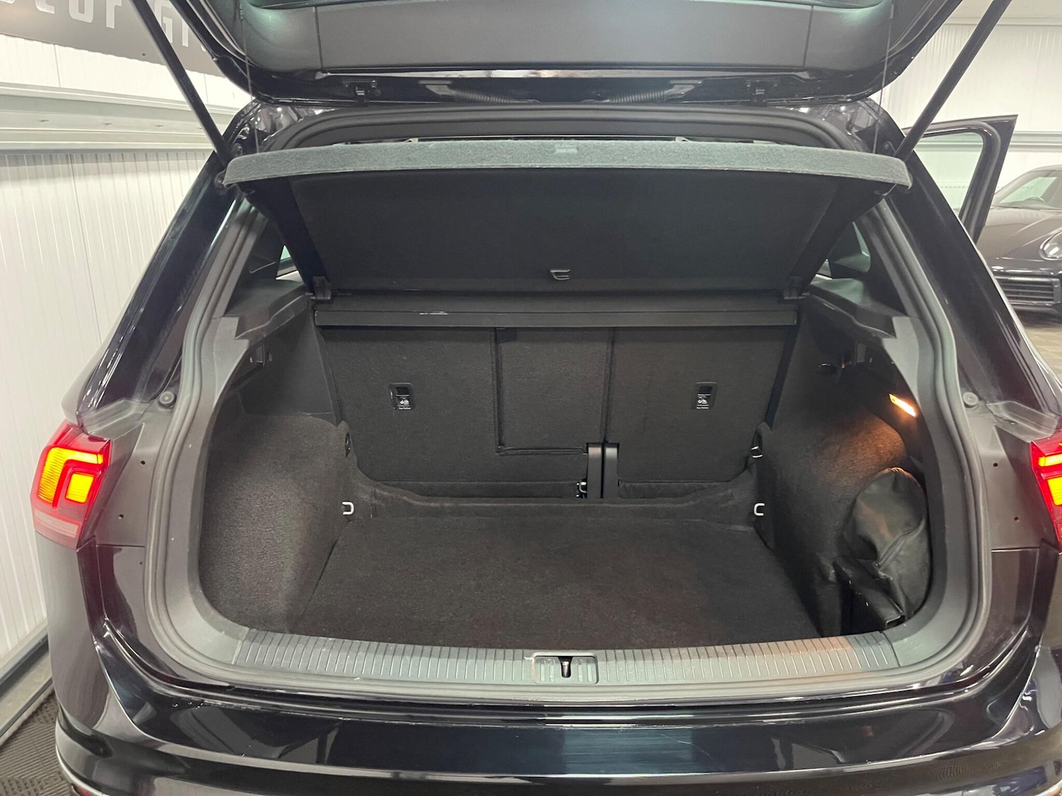 Used Volkswagen Tiguan 2020 for sale - 77925548: Photo 52