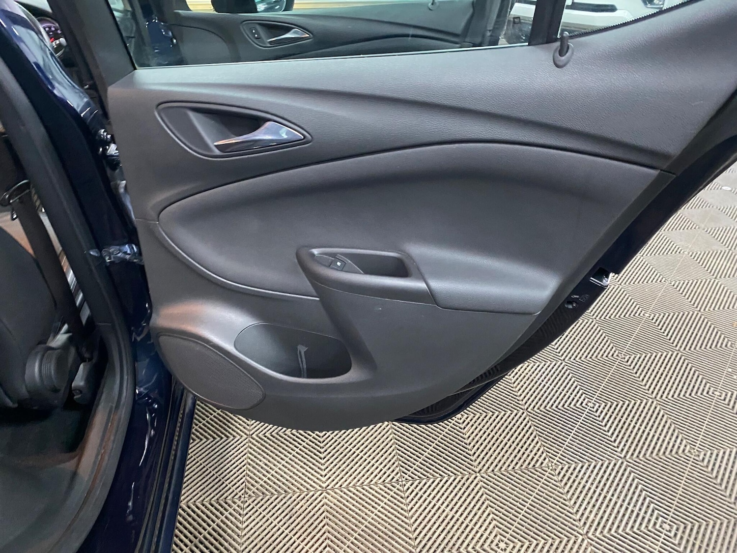 Used Vauxhall Astra 2018 for sale - 77091264: Photo 40