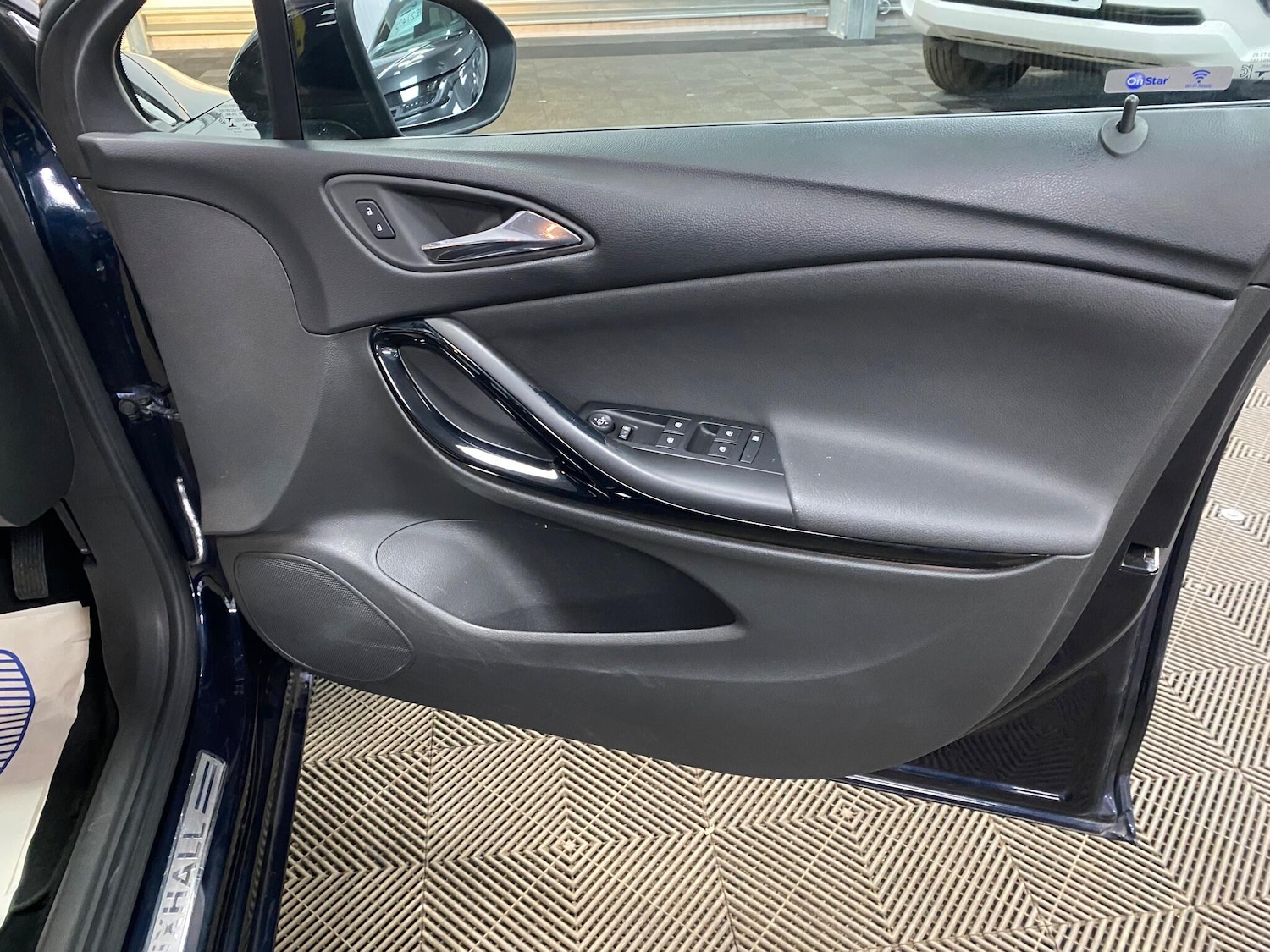 Used Vauxhall Astra 2018 for sale - 77091264: Photo 42