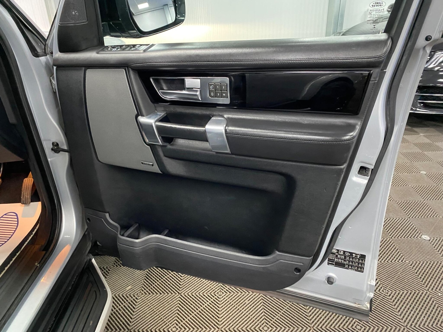 Used Land Rover Discovery 4 2016 for sale - 76021148: Photo 44