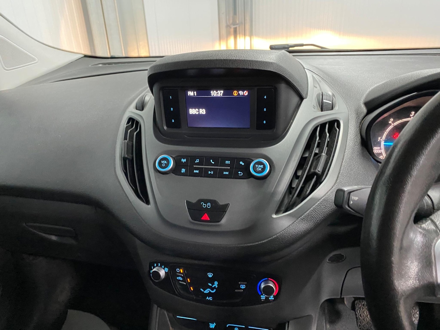 Used Ford Transit Courier 2020 for sale - 76993727: Photo 39