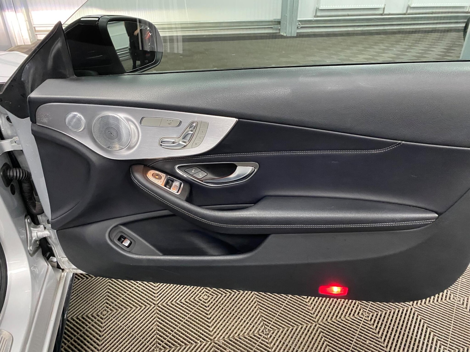 Used Mercedes-Benz C-Class 2018 for sale - 76153146: Photo 39