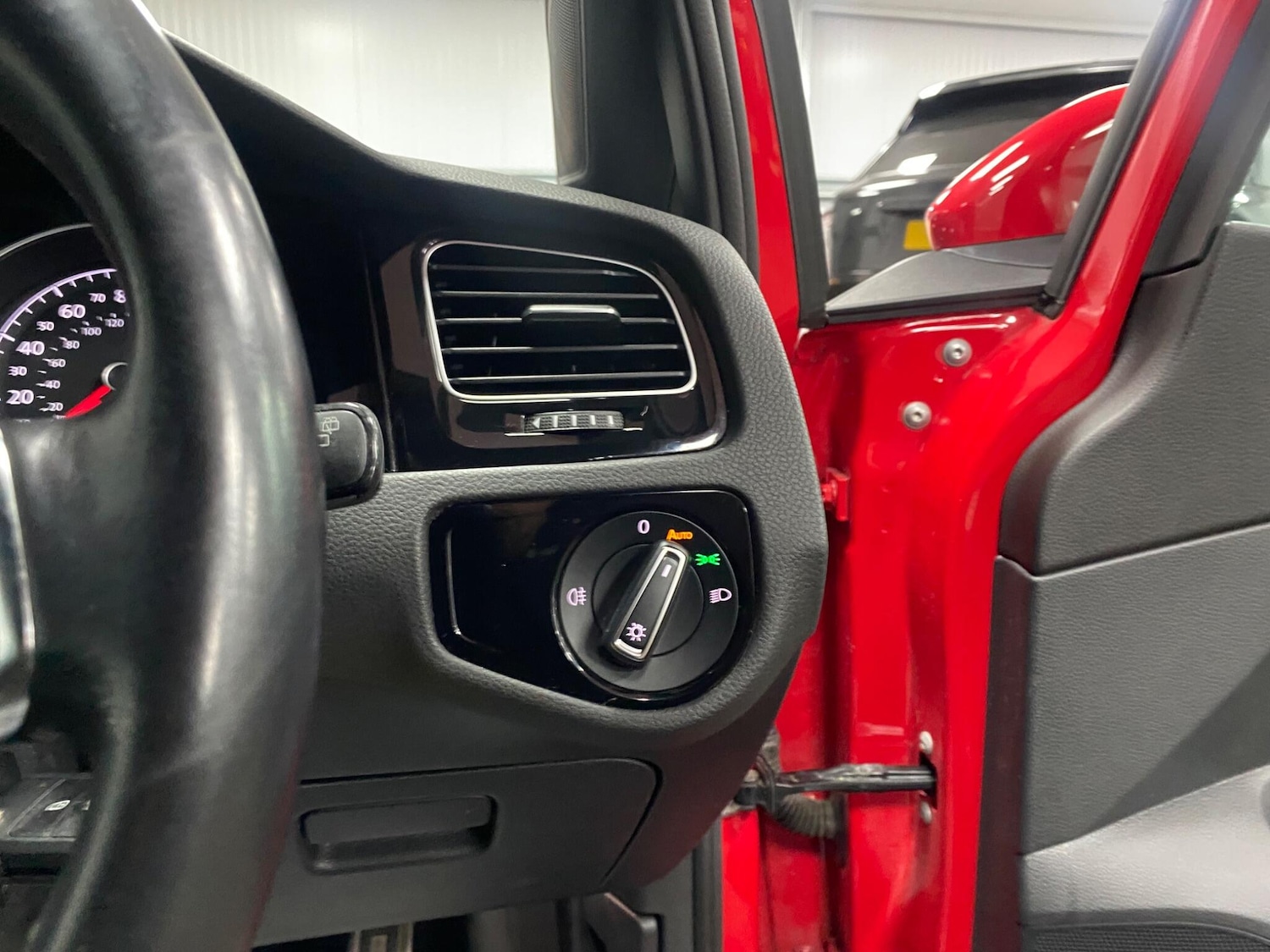 Used Volkswagen Golf 2018 for sale - 77549913: Photo 33