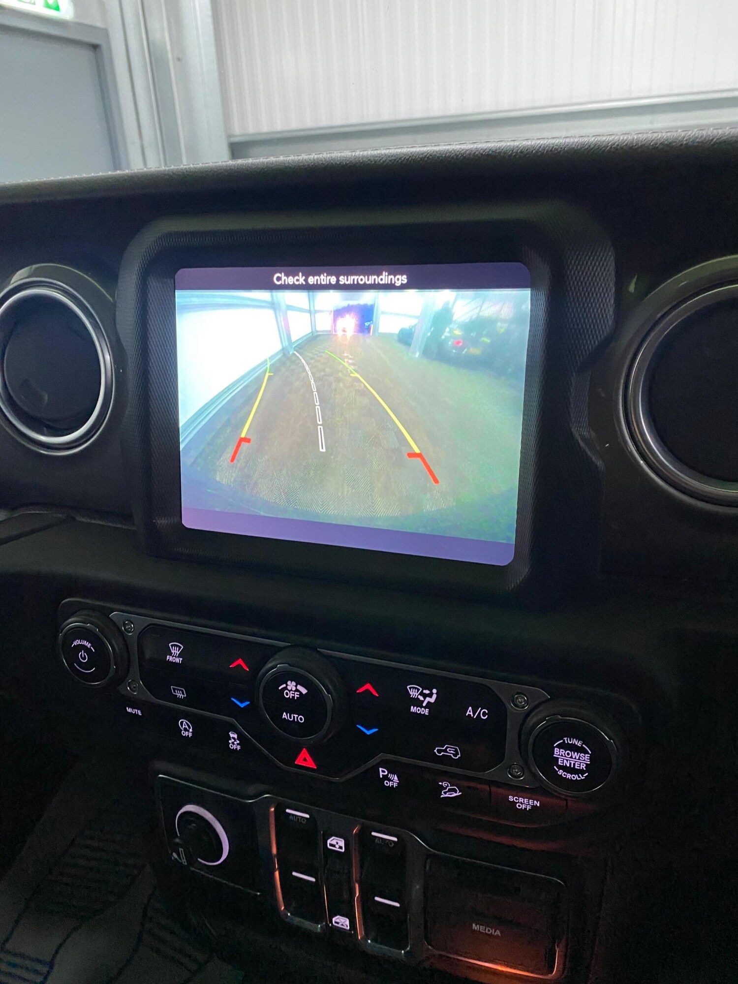 Used Jeep Wrangler 2018 for sale - 77559050: Photo 40