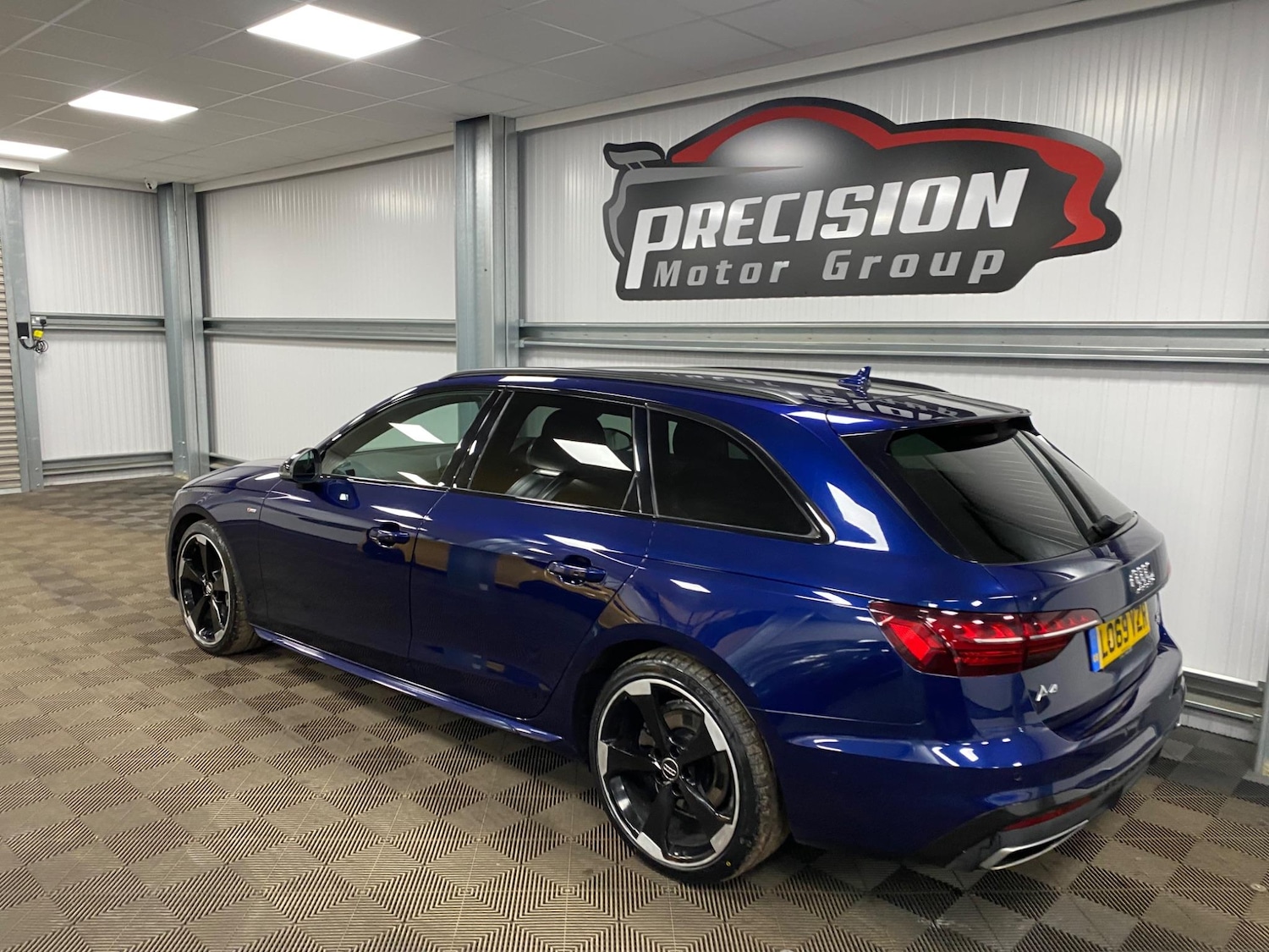 Used Audi A4 Avant for sale - 76990378: Photo 12