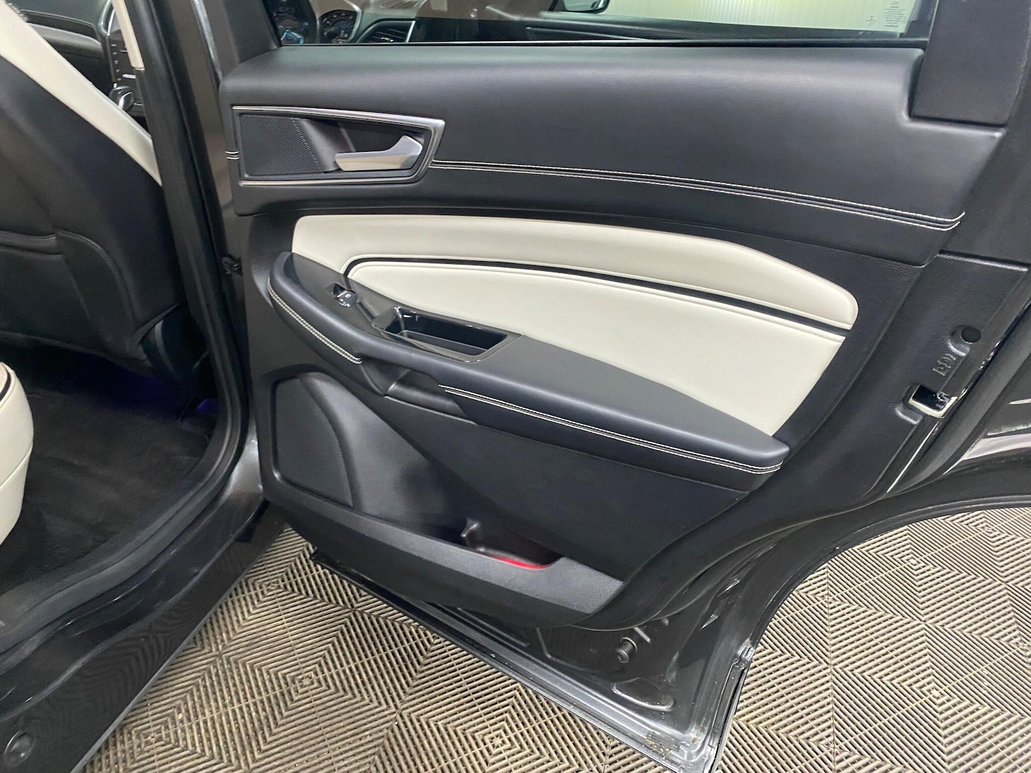 Used Ford Edge 2017 for sale - 76644820: Photo 43