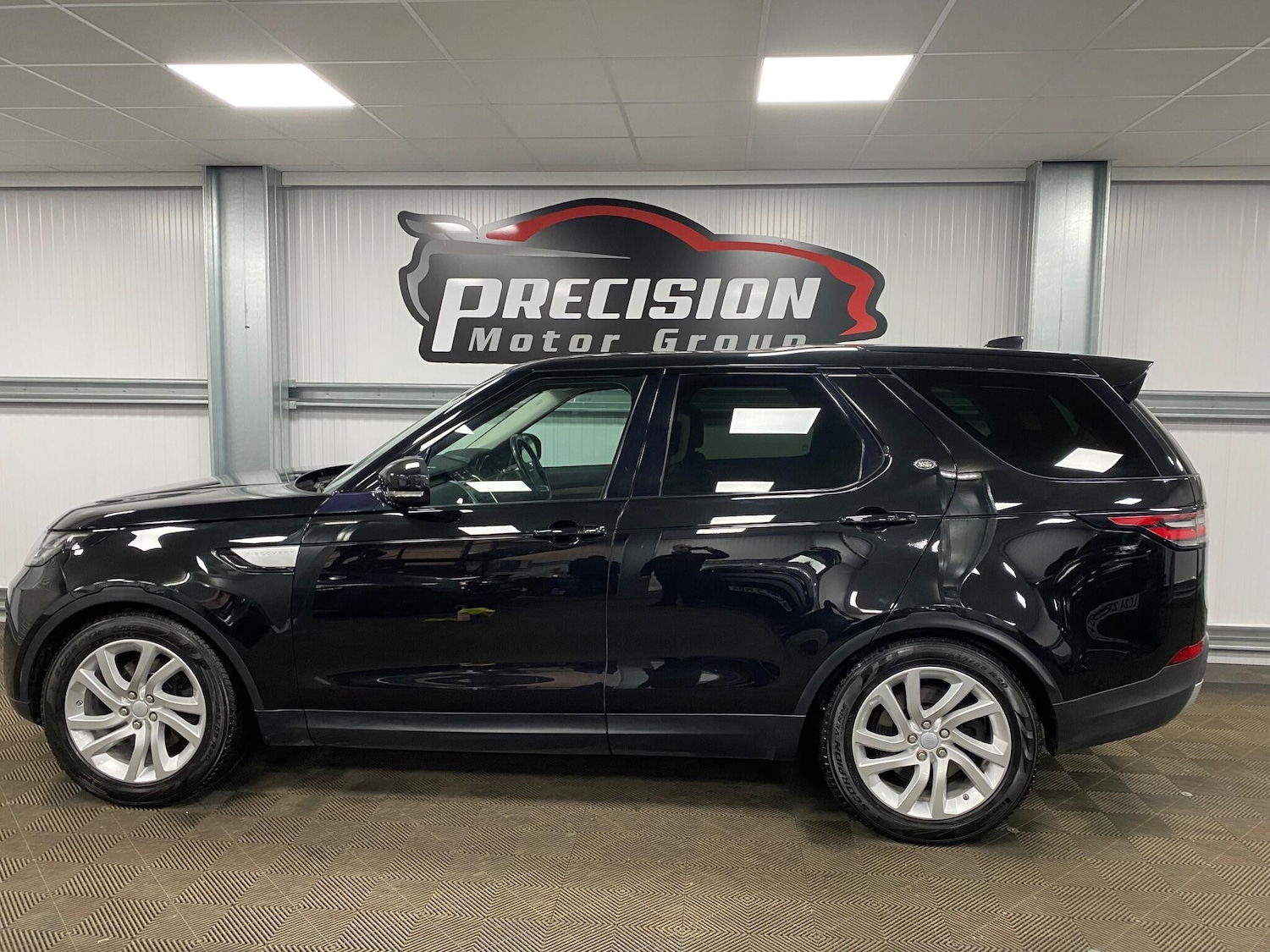 Used Land Rover Discovery 2017 for sale - 77175542: Photo 14