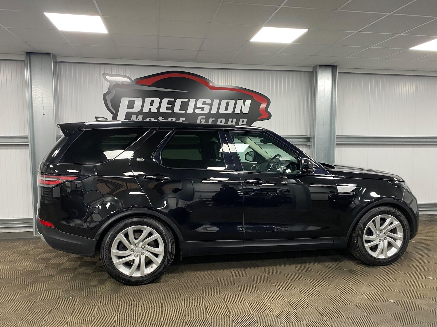 Used Land Rover Discovery 2017 for sale - 77175542: Photo 25