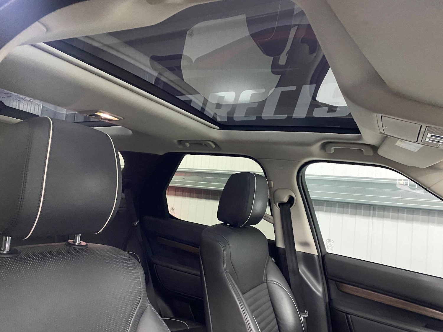 Used Land Rover Discovery 2017 for sale - 77175542: Photo 32