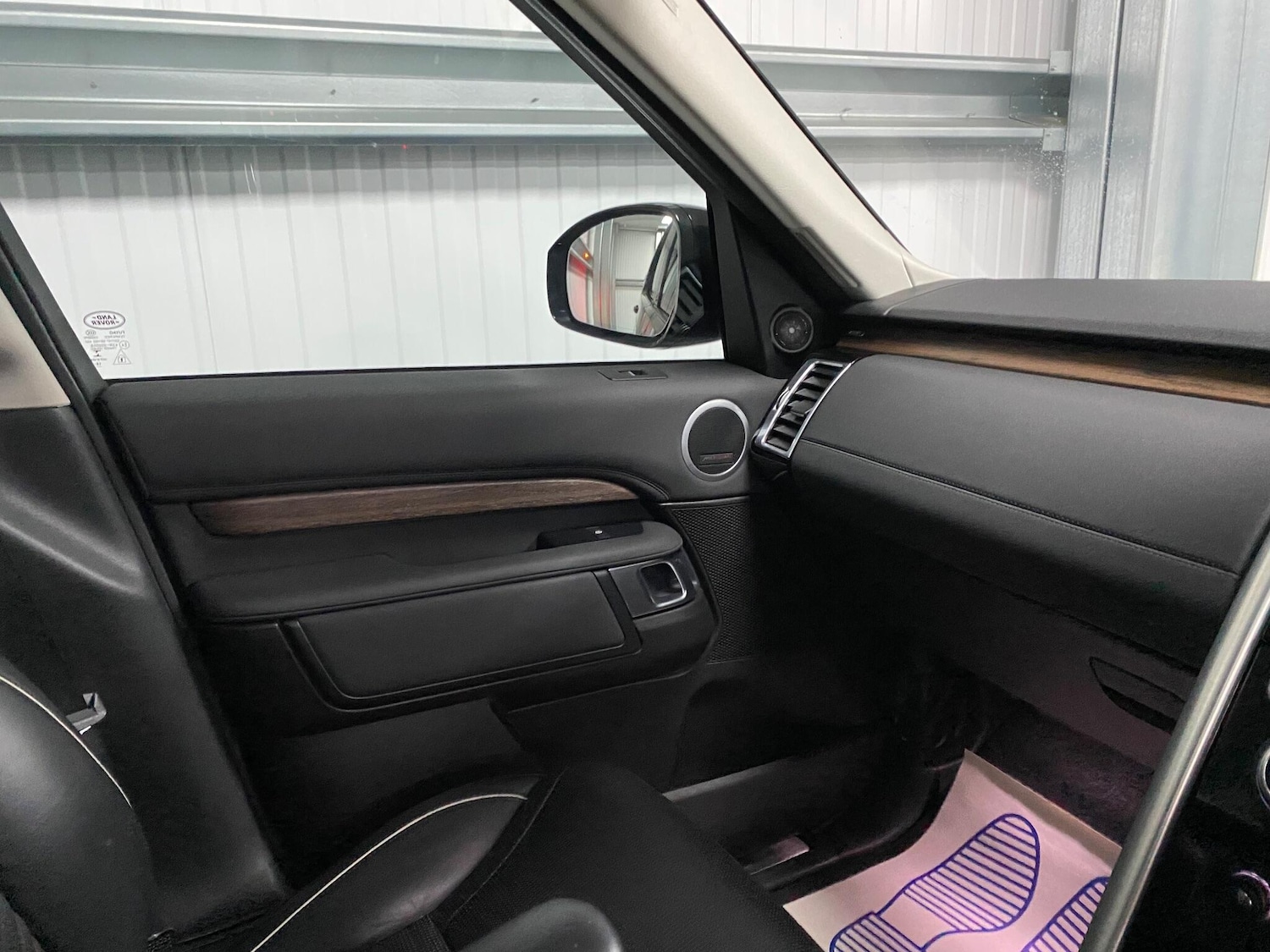 Used Land Rover Discovery 2017 for sale - 77175542: Photo 34