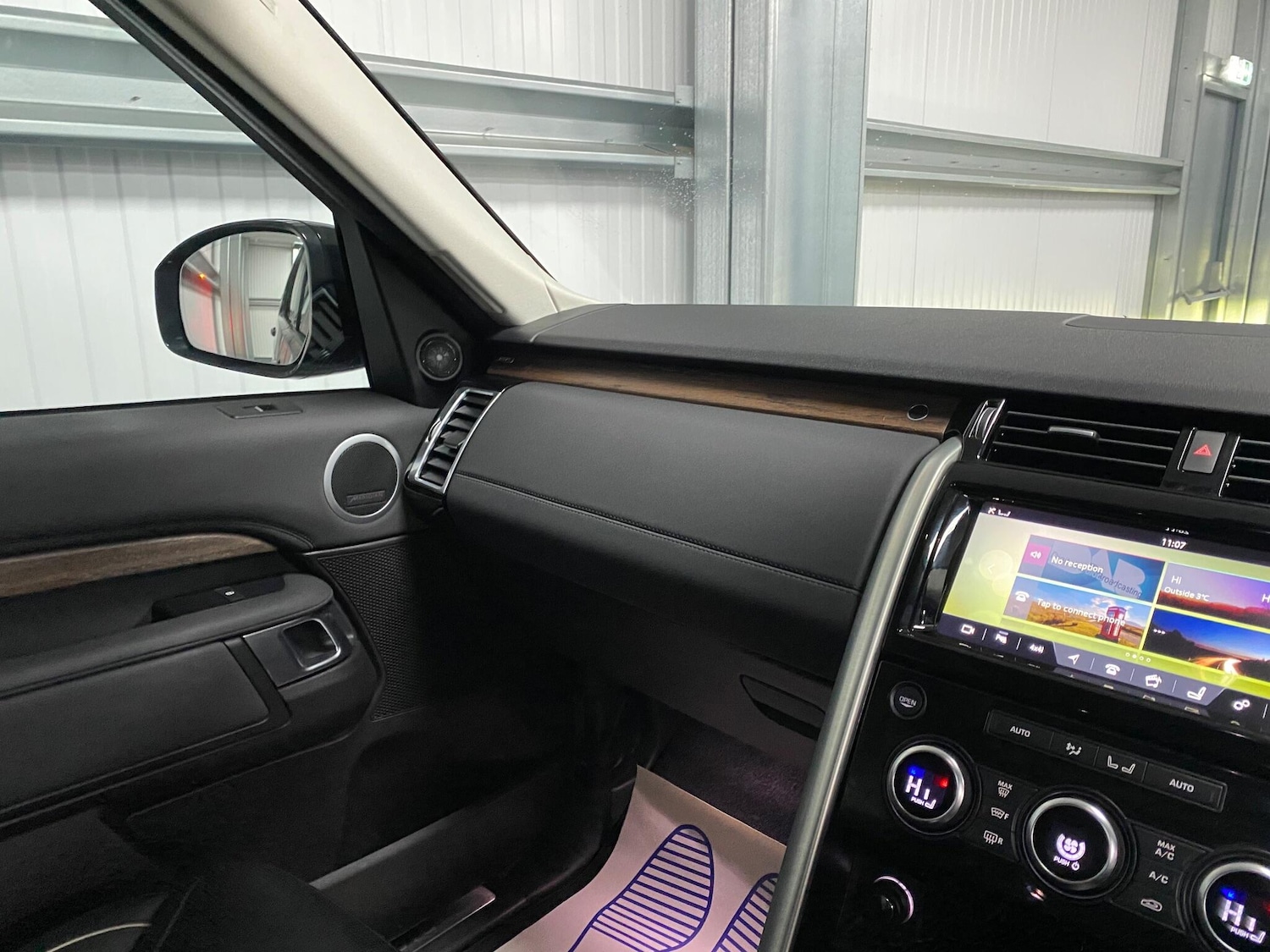 Used Land Rover Discovery 2017 for sale - 77175542: Photo 35