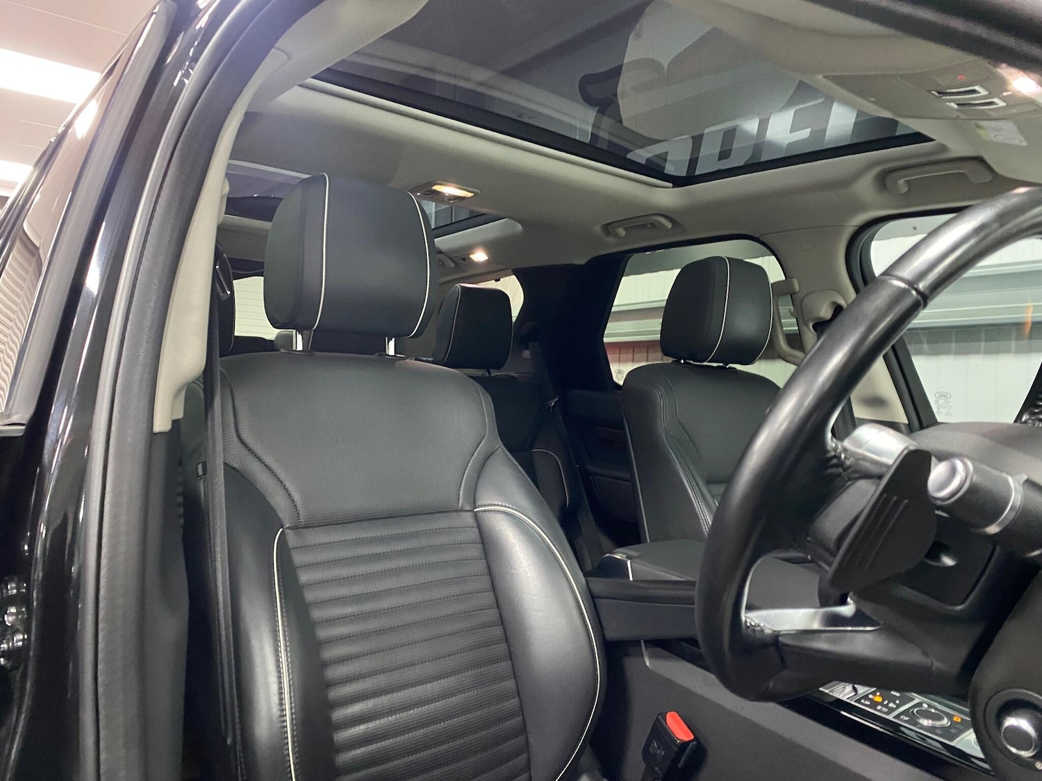 Used Land Rover Discovery 2017 for sale - 77175542: Photo 37