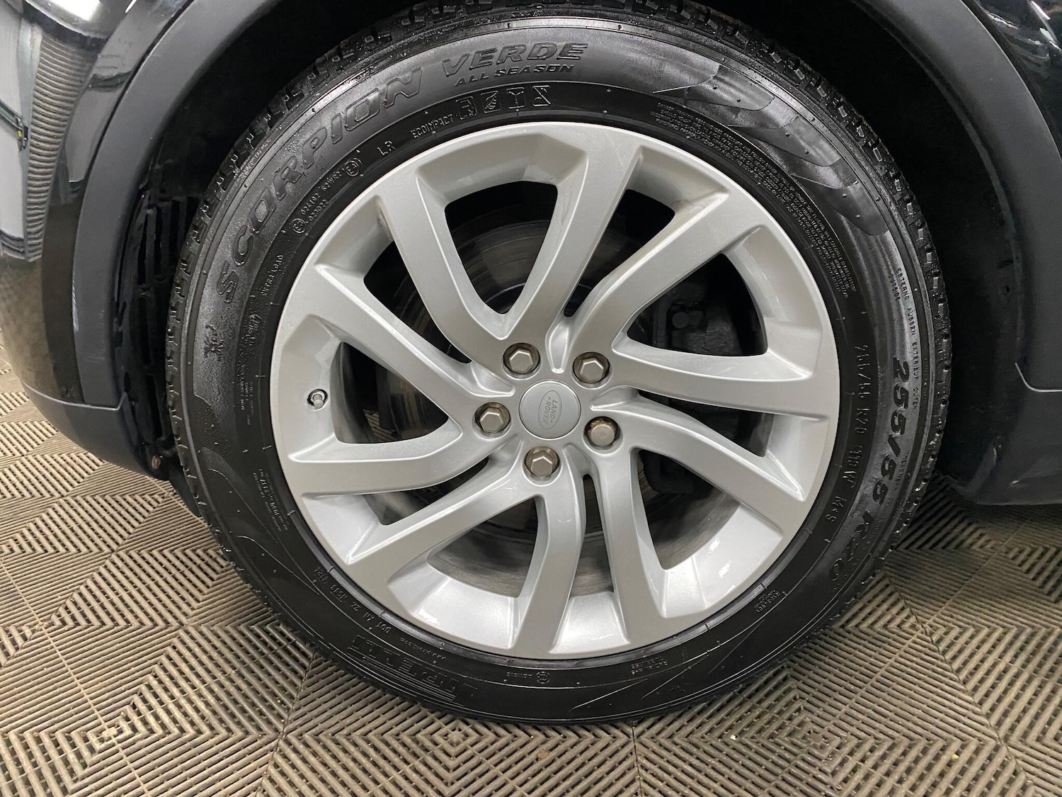 Used Land Rover Discovery 2017 for sale - 77175542: Photo 52