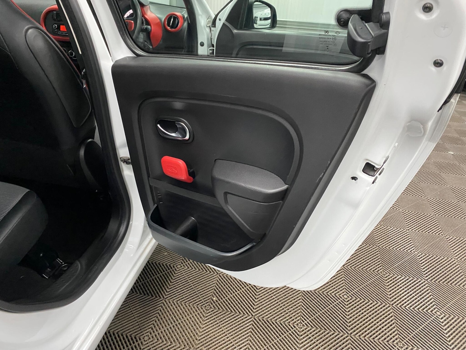 Used Renault Twingo 2015 for sale - 76988834: Photo 41