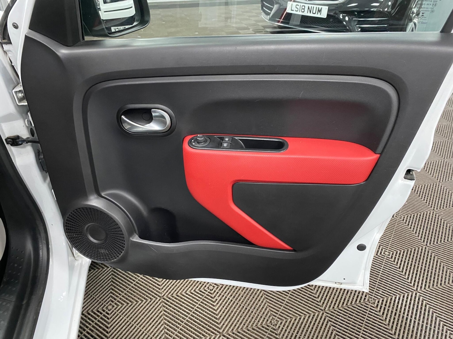 Used Renault Twingo 2015 for sale - 76988834: Photo 44