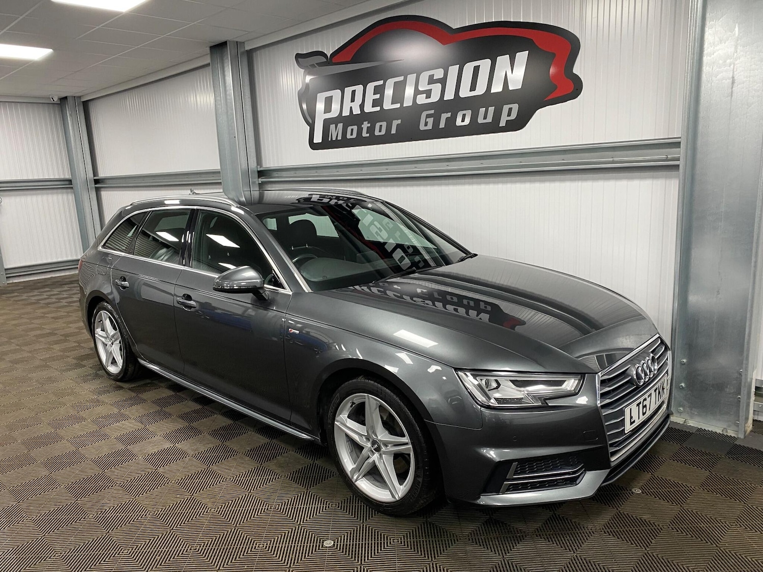 Used Audi A4 2017 for sale - 76584081: Photo 2