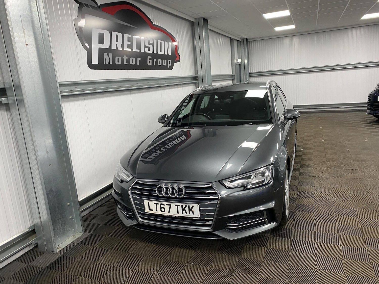 Used Audi A4 2017 for sale - 76584081: Photo 5