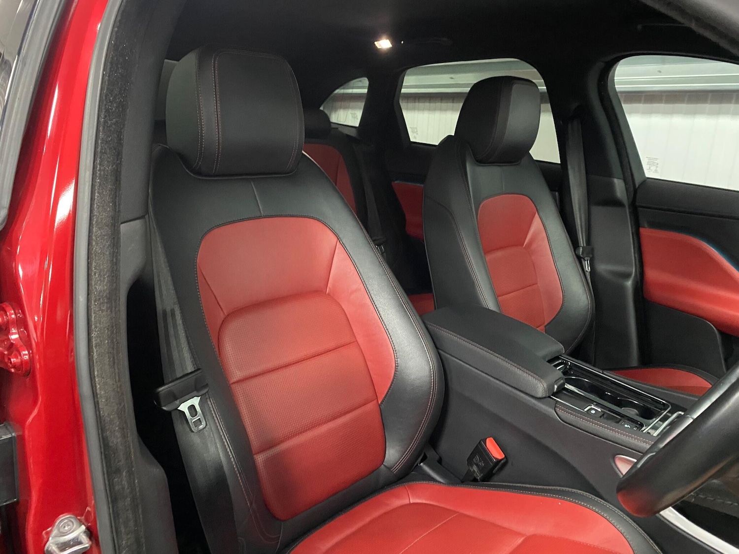 Used Jaguar F-Pace 2017 for sale - 76512184: Photo 34