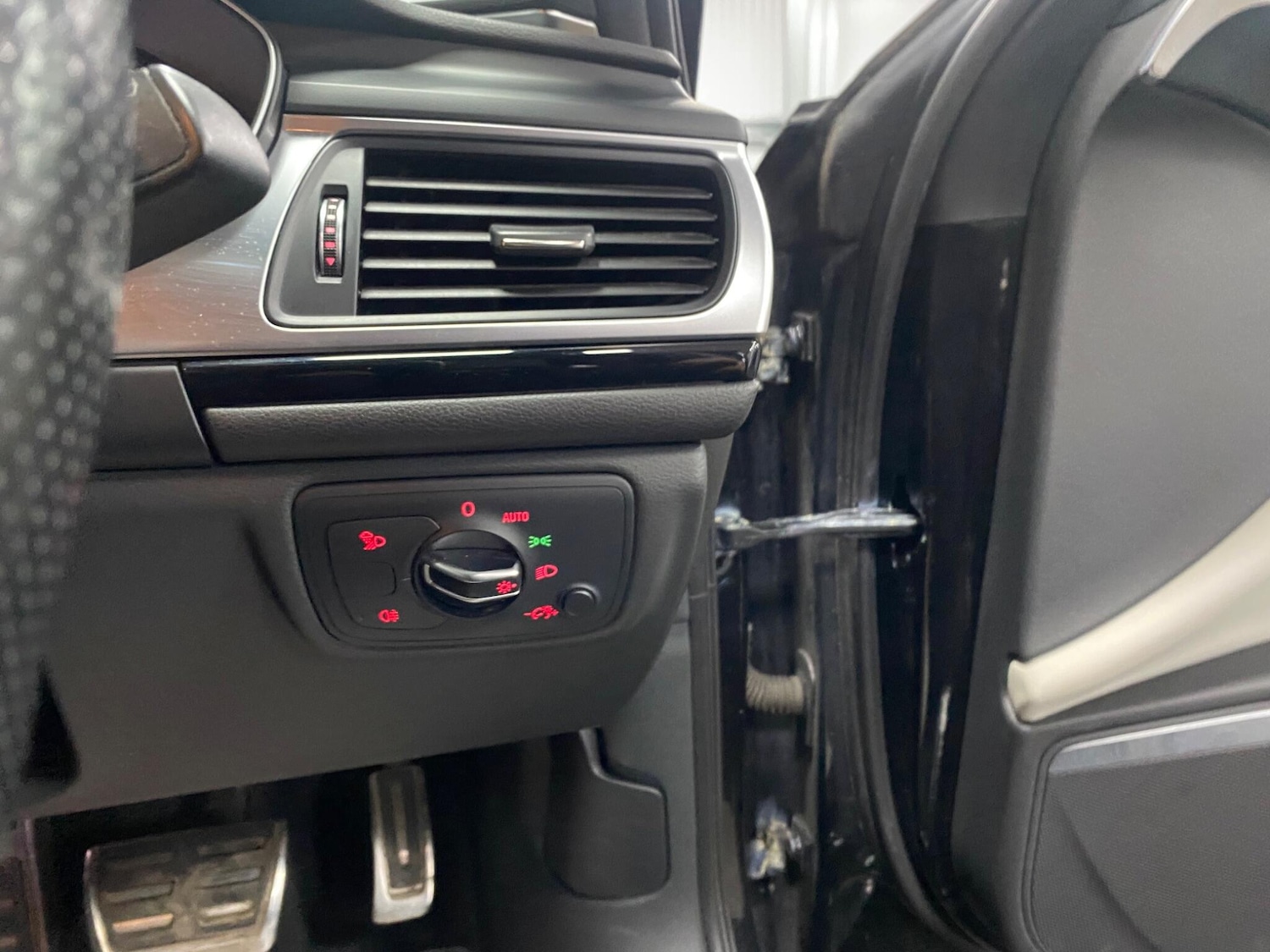 Used Audi A6 Avant 2015 for sale - 76377507: Photo 44