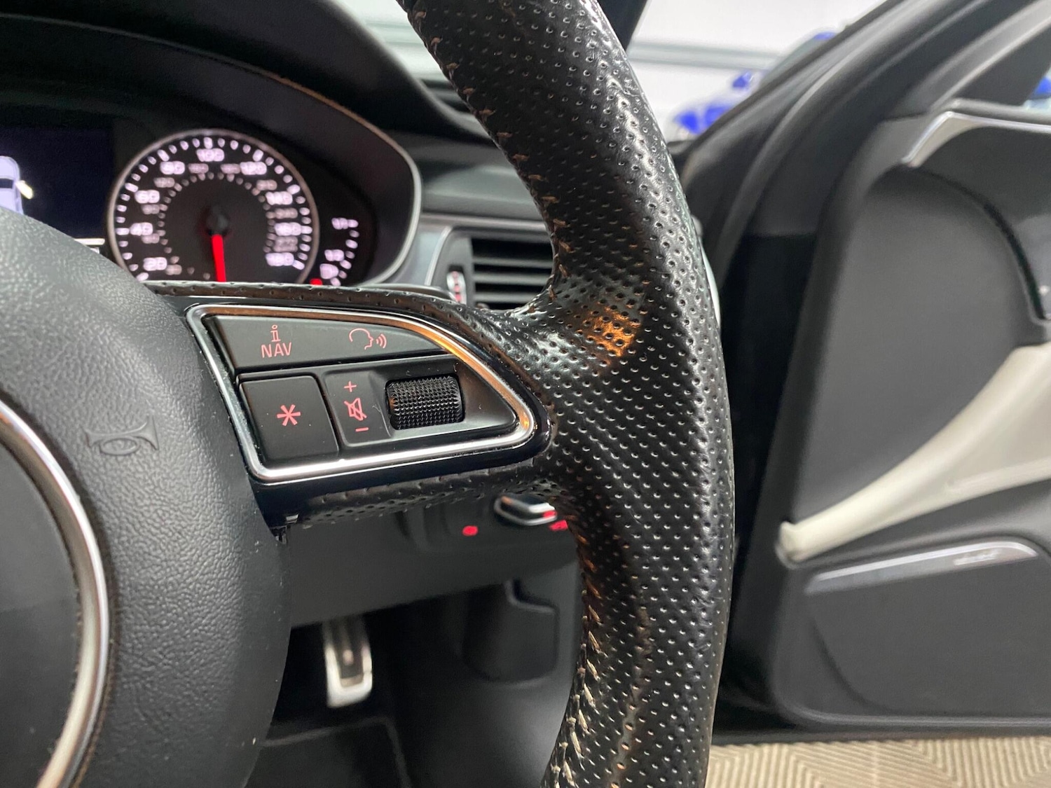 Used Audi A6 Avant 2015 for sale - 76377507: Photo 45