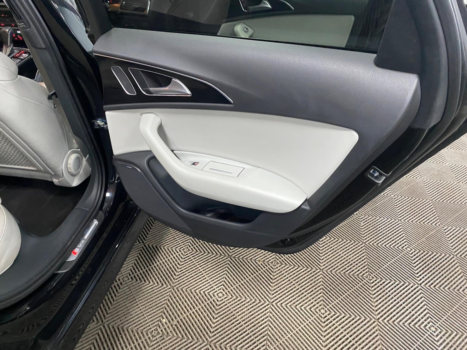 Used Audi A6 Avant 2015 for sale - 76377507: Photo 46