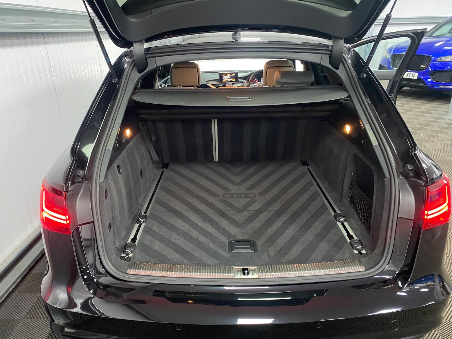 Used Audi A6 Avant 2015 for sale - 76377507: Photo 54