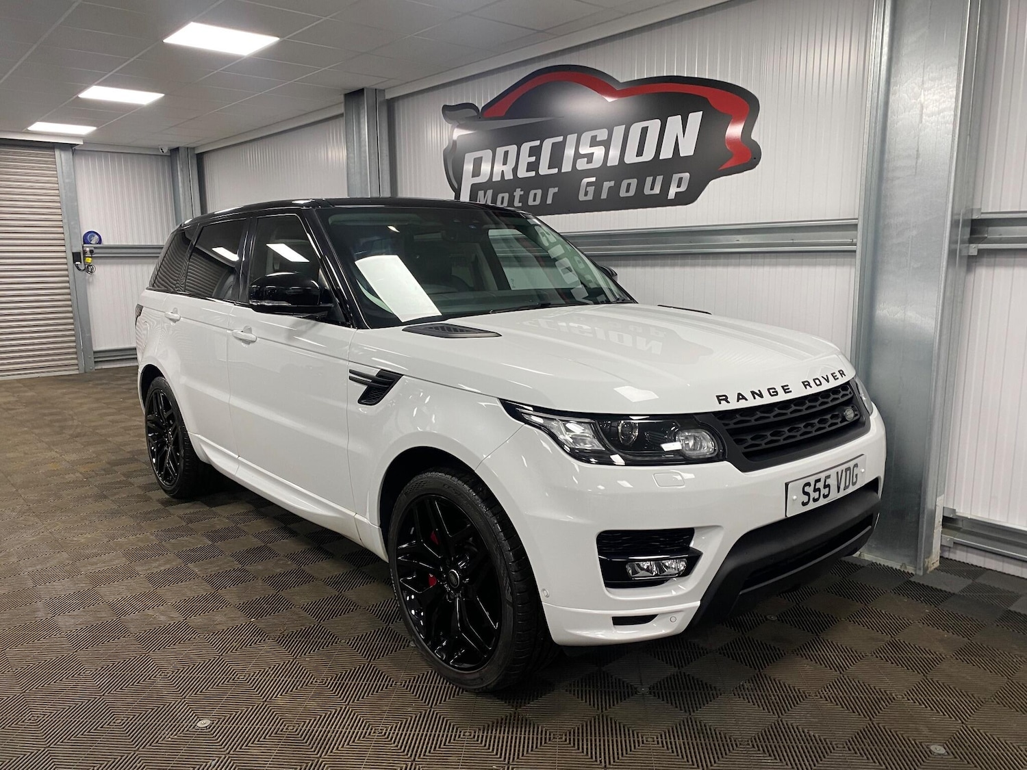 Used Land Rover Range Rover Sport 2017 for sale - 76832908: Photo 1