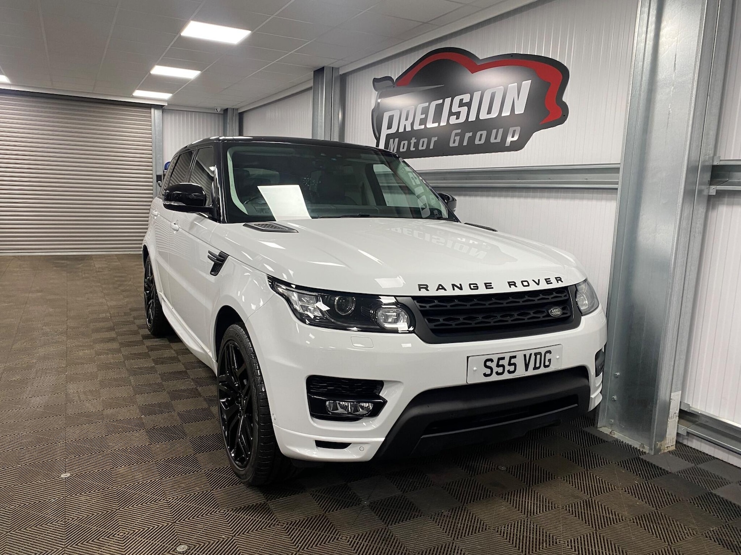 Used Land Rover Range Rover Sport 2017 for sale - 76832908: Photo 2