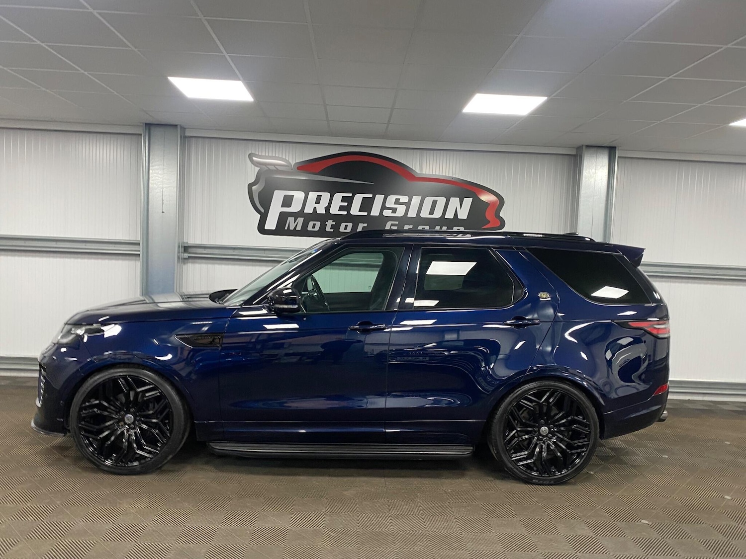 Used Land Rover Discovery 2020 for sale - 76512851: Photo 11