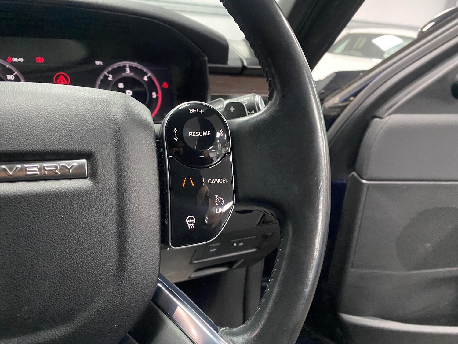 Used Land Rover Discovery 2020 for sale - 76512851: Photo 34