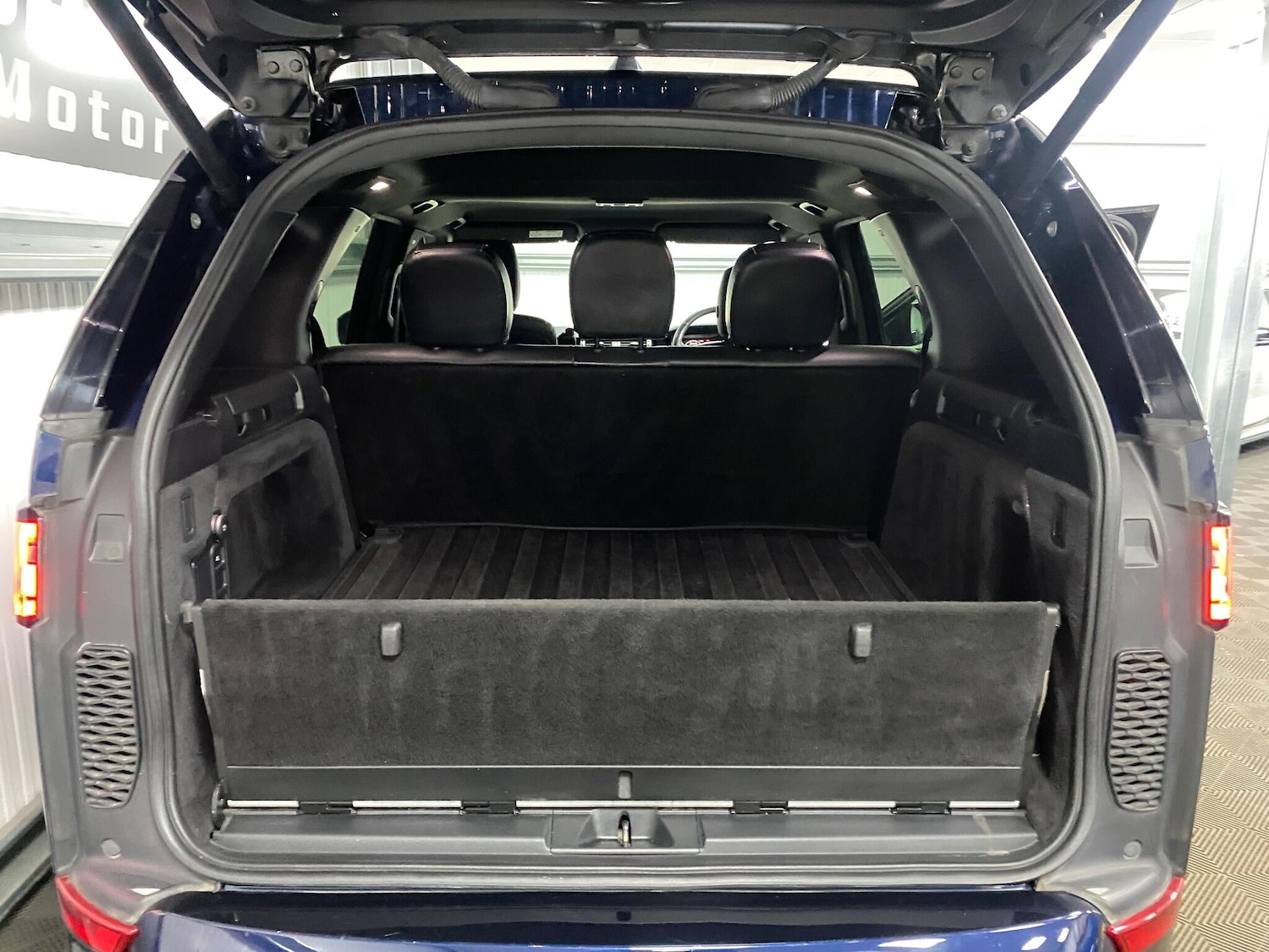 Used Land Rover Discovery 2020 for sale - 76512851: Photo 43