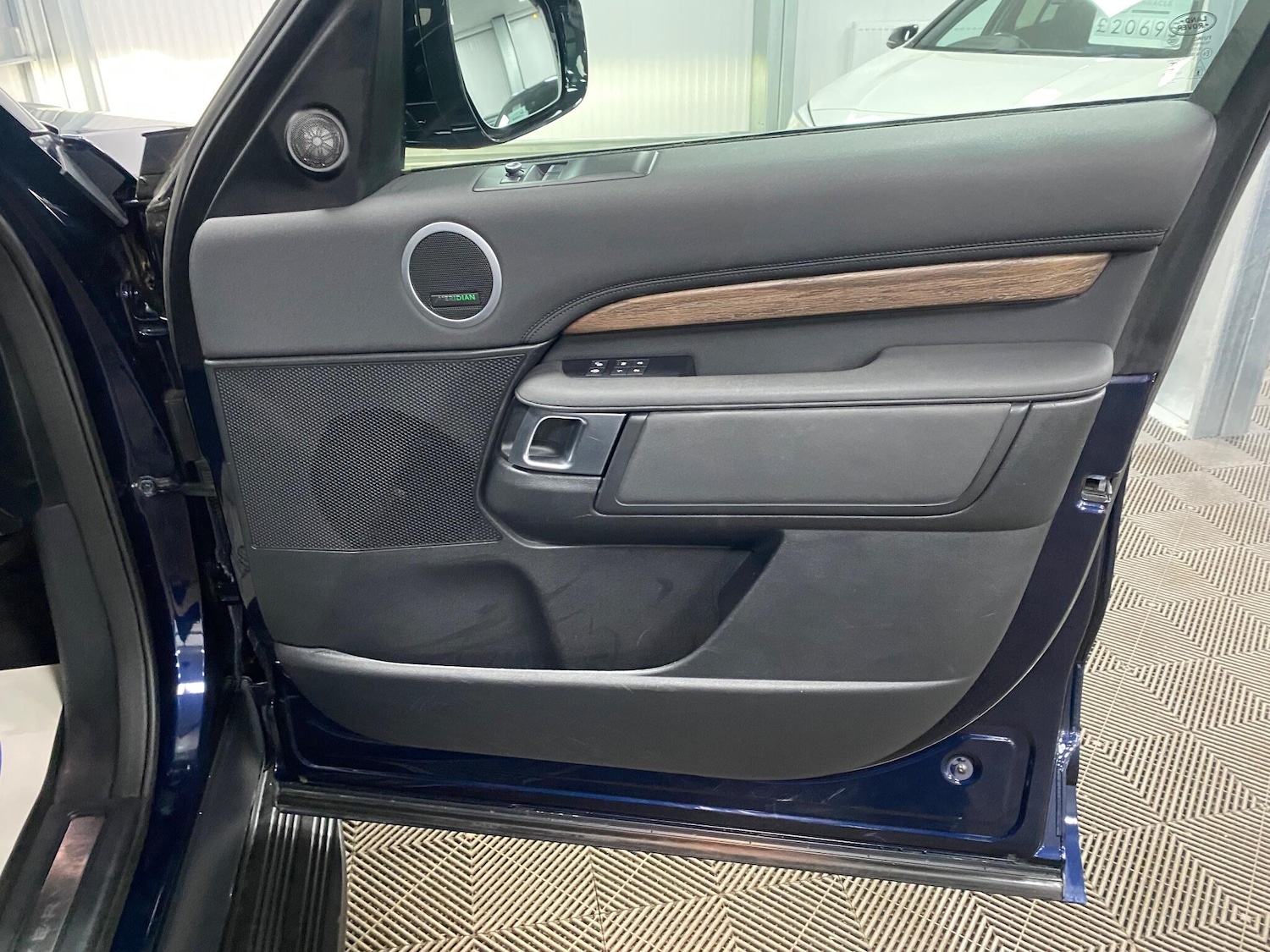 Used Land Rover Discovery 2020 for sale - 76512851: Photo 46