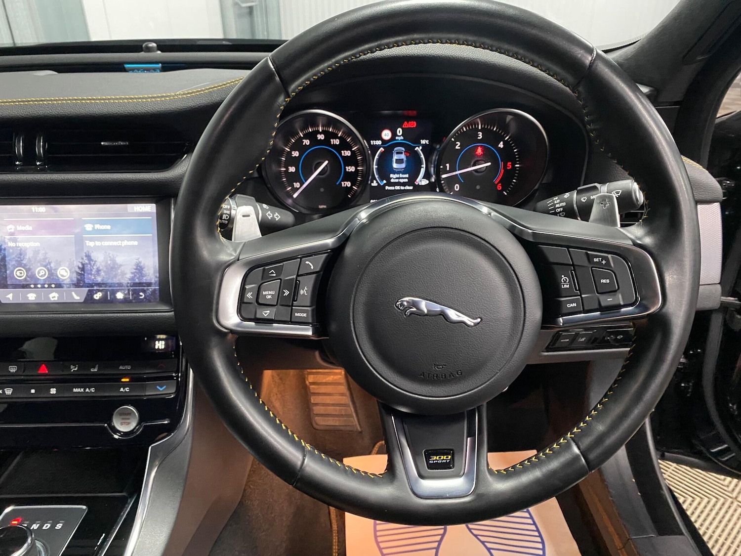 Used Jaguar XF 2018 for sale - 76926206: Photo 32