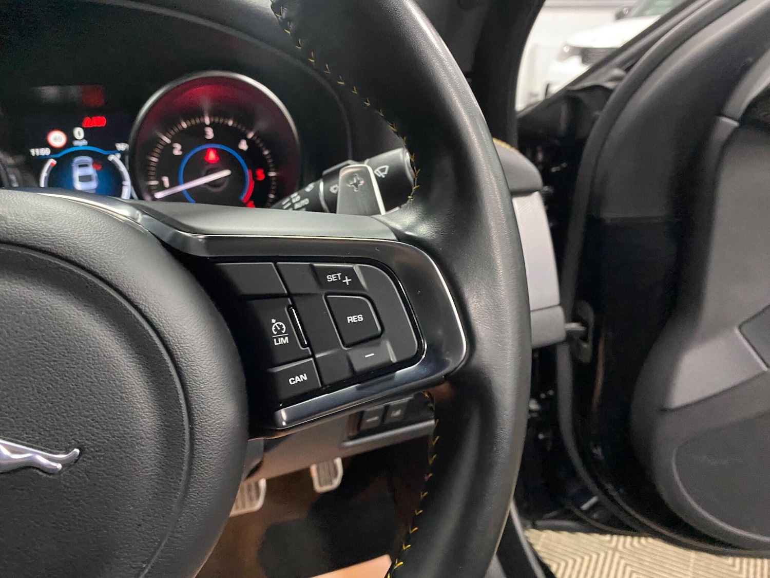 Used Jaguar XF 2018 for sale - 76926206: Photo 38